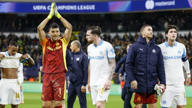 De Lange remplace Rulli au PSG-OM : un choix stratégique de De Zerbi