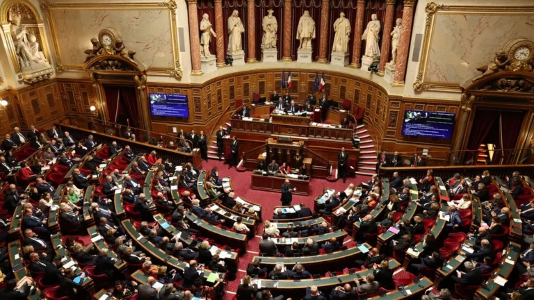 Fin de vie: le Sénat rejette l’aide à mourir