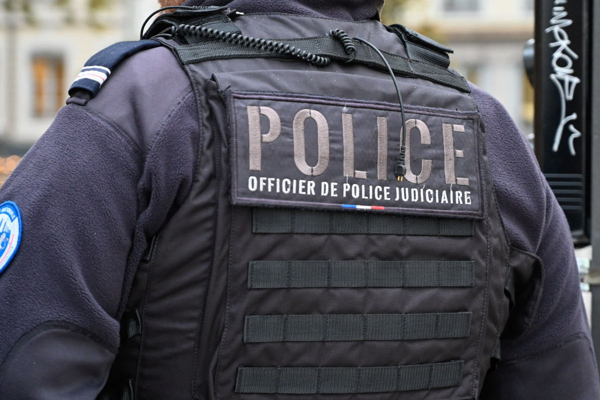 Officier de la police judiciaire sur les lieux du drame