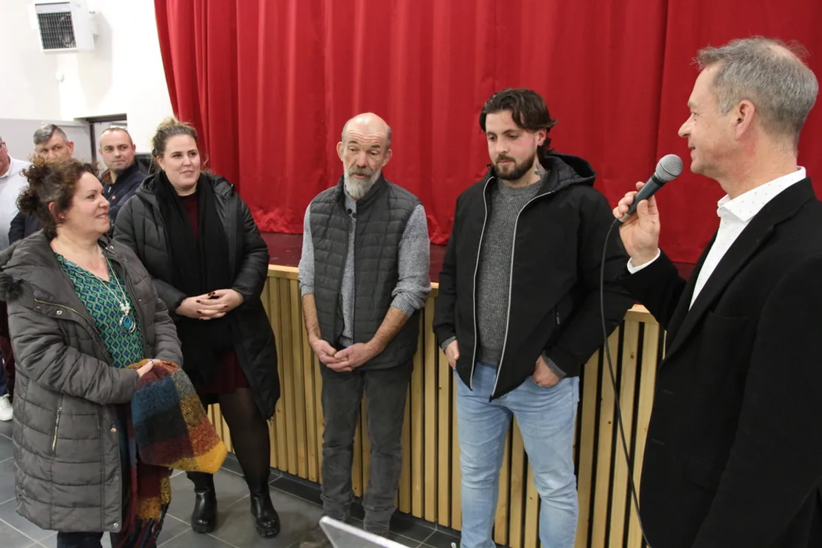 Vue générale du village et des lieux publics