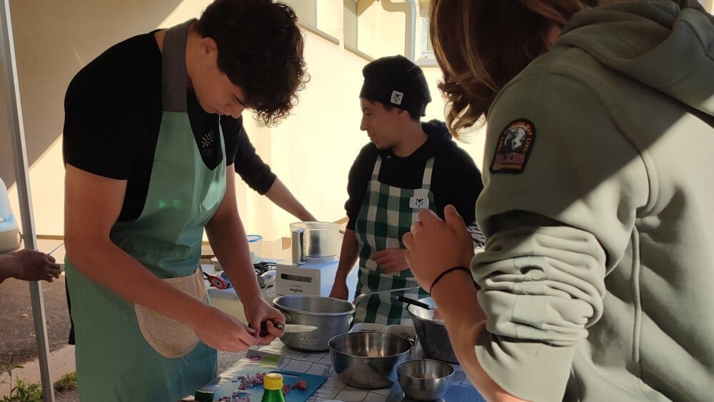 Echanges avec les étudiants lors d’un campus nature Provence