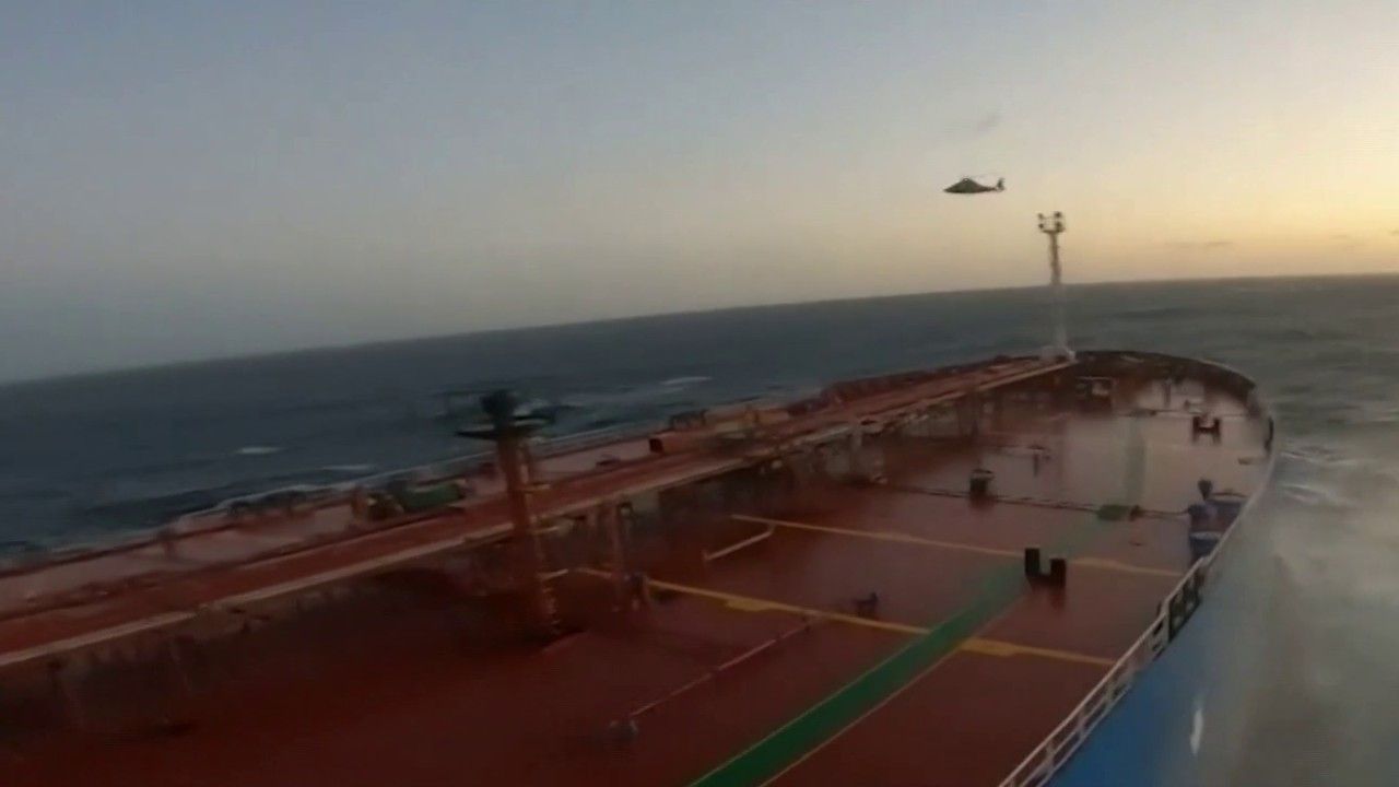 Images de l'interception d'un navire russe par la Marine française