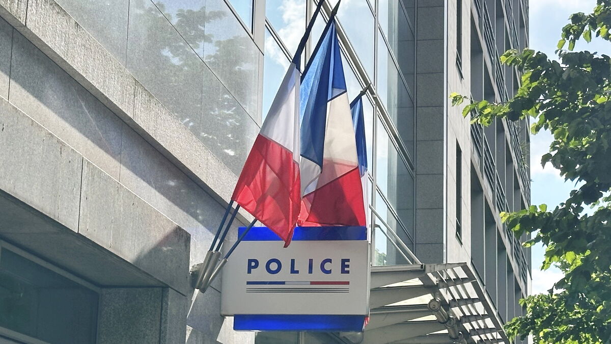 Jordan Bardella lors d'une conférence de presse à Strasbourg