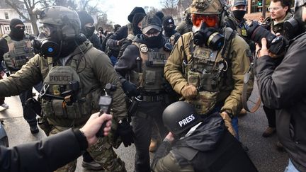 Agents fédéraux de l’ICE et d’autres services lors d’une opération à Minneapolis