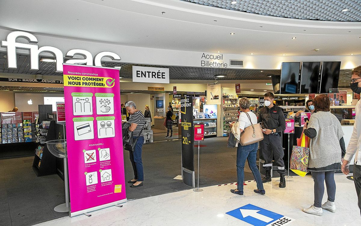 Vue générale d’un magasin Fnac Darty Nature & Découvertes