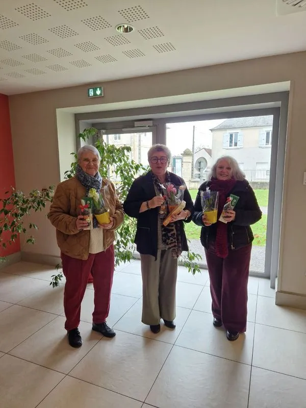 Distribution de plantes et chocolats dans des EHPAD