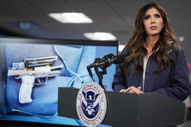 Kristi Noem lors d’un déplacement politique