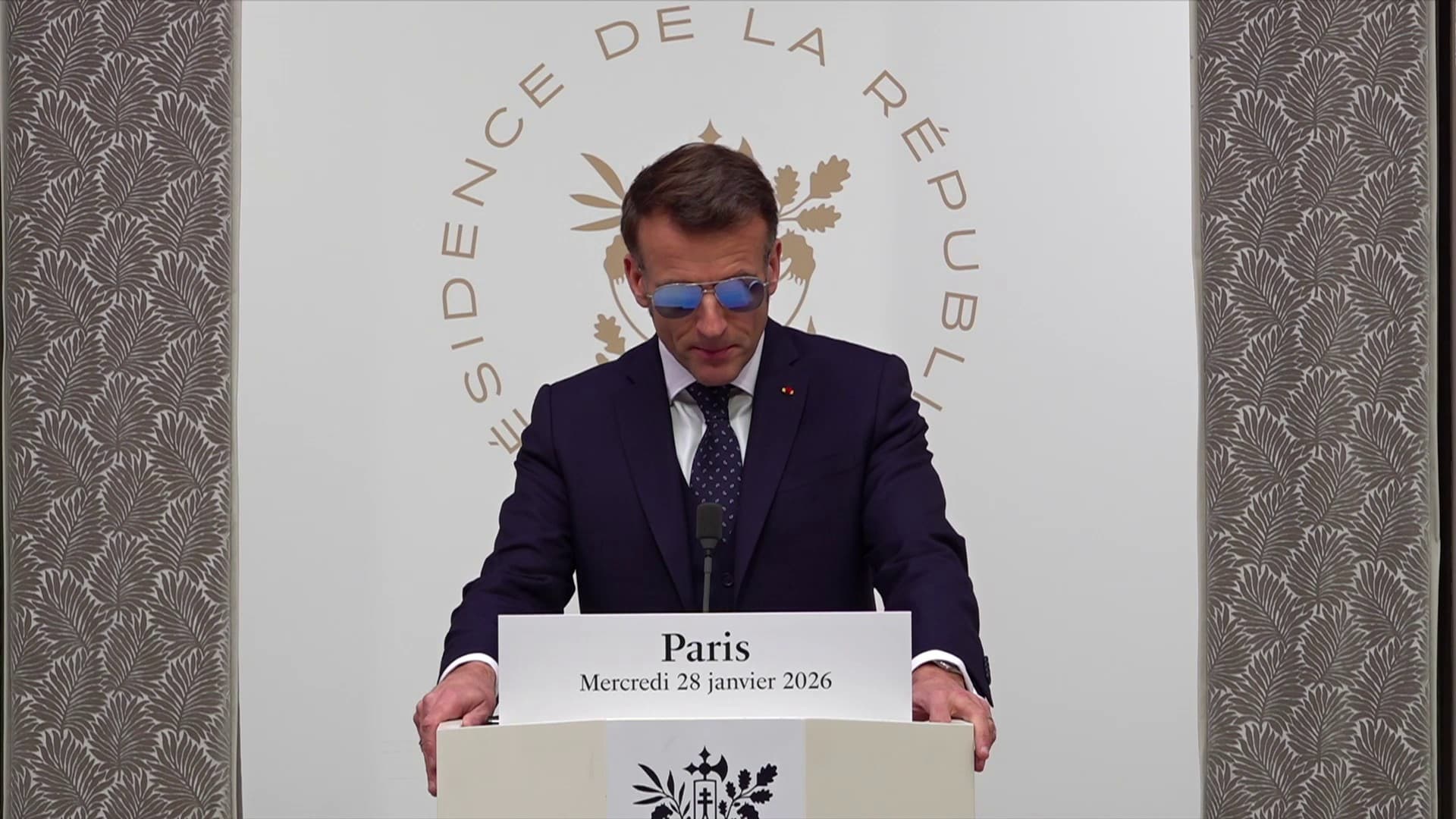 Macron lors d'une conférence de presse sur la défense arctique