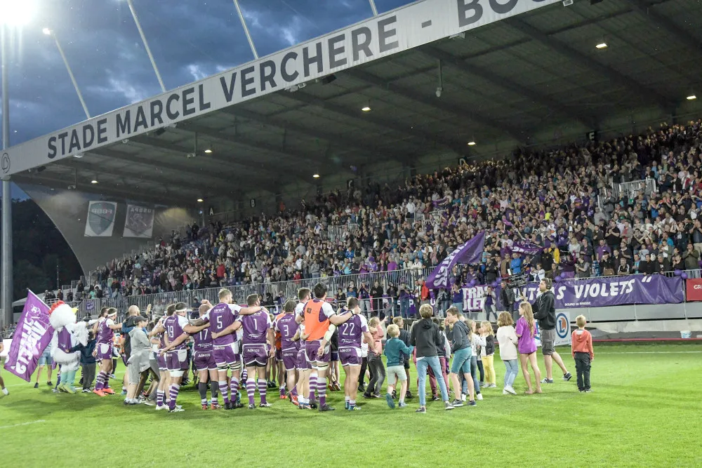 Joueurs USBPA sur le terrain du Verchère