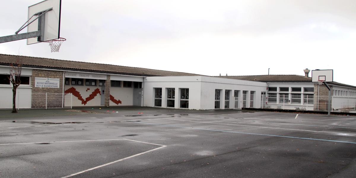 École de Meschers-sur-Gironde, odeurs de fuel