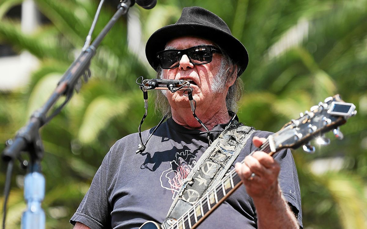 Neil Young répond à Donald Trump en offrant son catalogue au Groenland