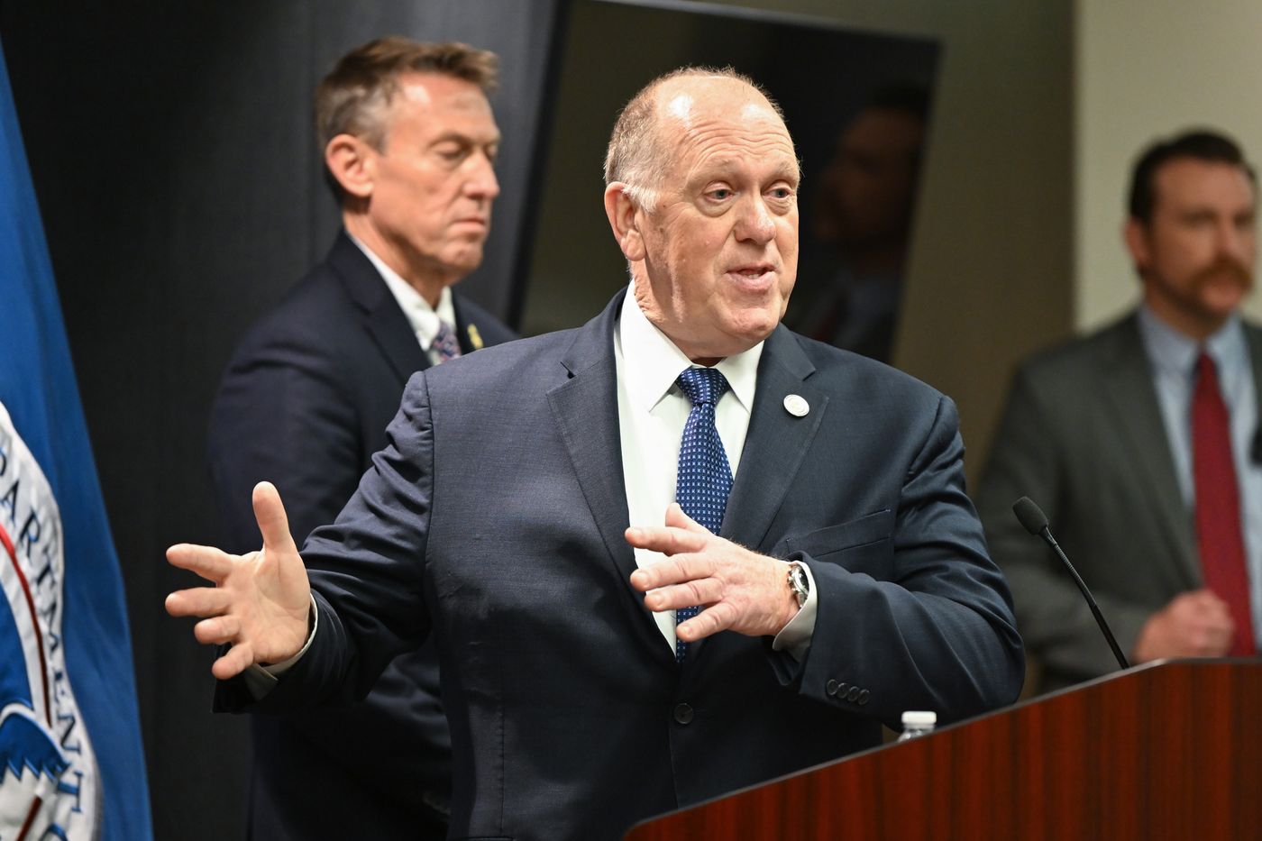 Tom Homan s’exprime à Minneapolis lors d’une conférence