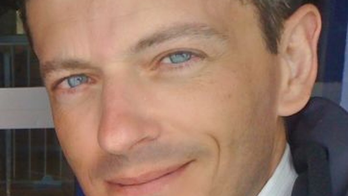 Extérieur du bar Constellation après l'incendie