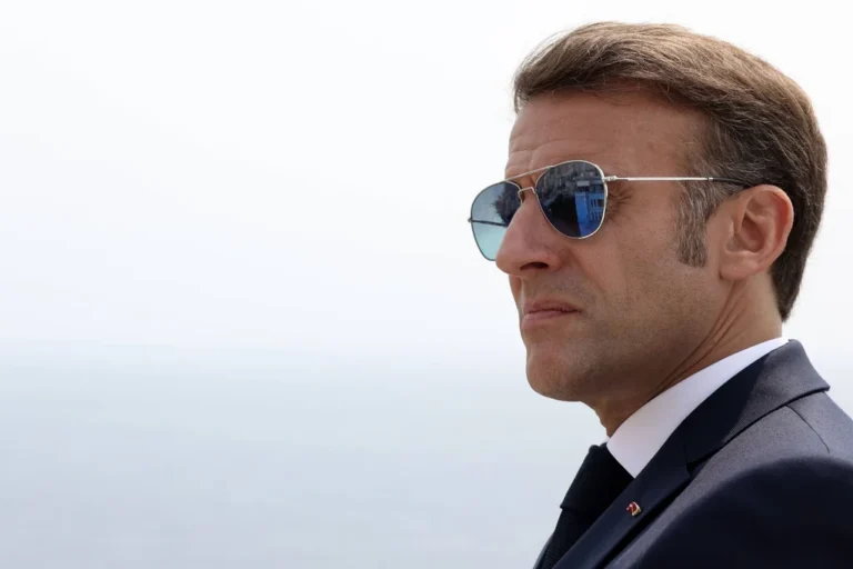 Macron et Starmer : lunettes Top Gun virales