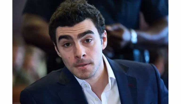 Mangione jugé à partir du 8 septembre pour meurtre d’un dirigeant d’assurance