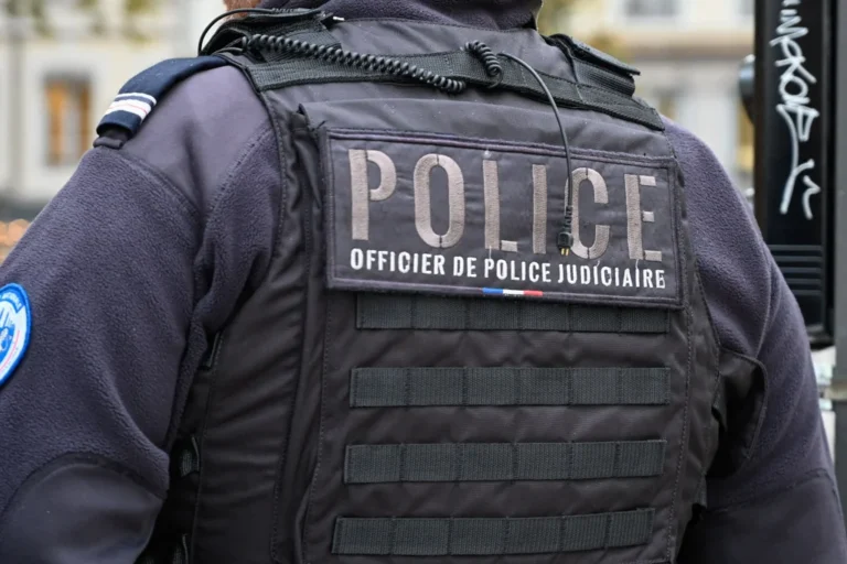 Meurtre à Nice: femme tuée devant son bébé, suspect recherché