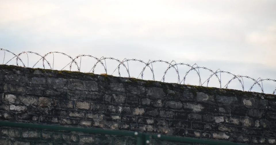 Quatre mineurs mis en examen après l’incendie d’un collège à Dijon