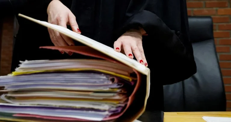 Quatre mineurs mis en examen après l’incendie d’un collège à Dijon
