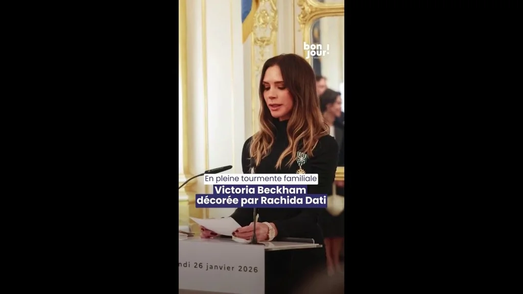Victoria Beckham décorée Officier des Arts et Lettres en tourmente