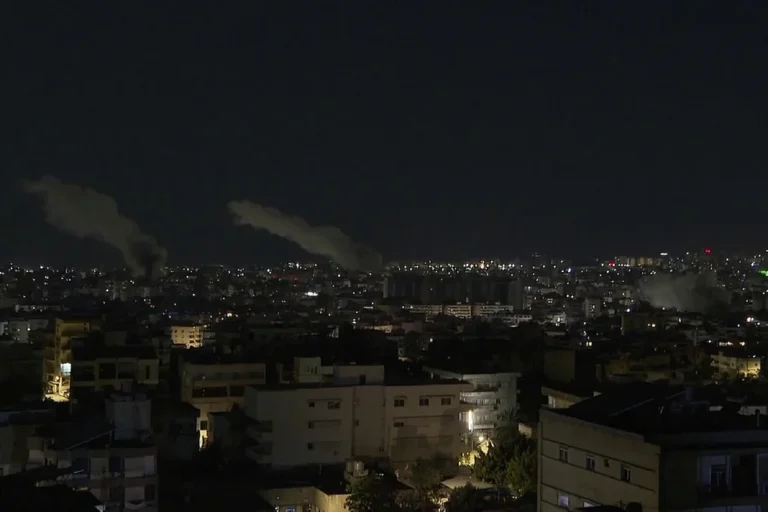 Hezbollah frappe Haïfa, Israël riposte et ordonne évacuations au Liban