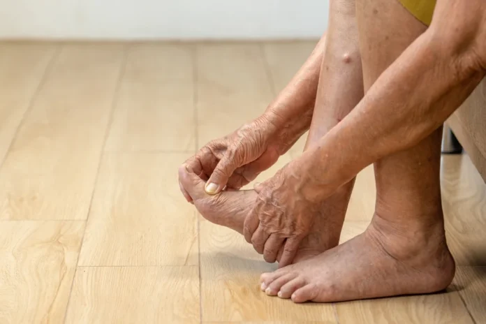 Insuffisance cardiaque : reconnaître ce symptôme sur le pied rapidement