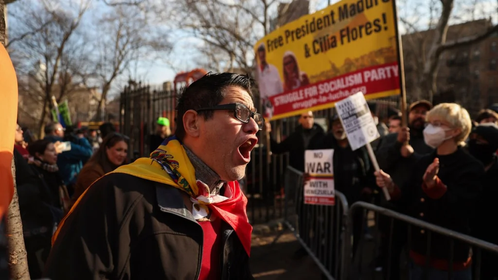 Juge US questionne l'interdiction des fonds pour la défense de Maduro