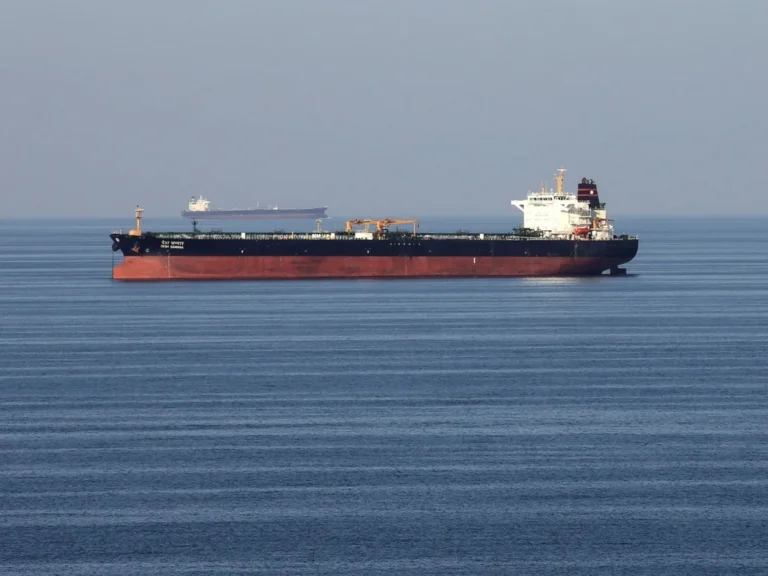 Pétrole: forte hausse après frappes US et israéliennes sur l'Iran