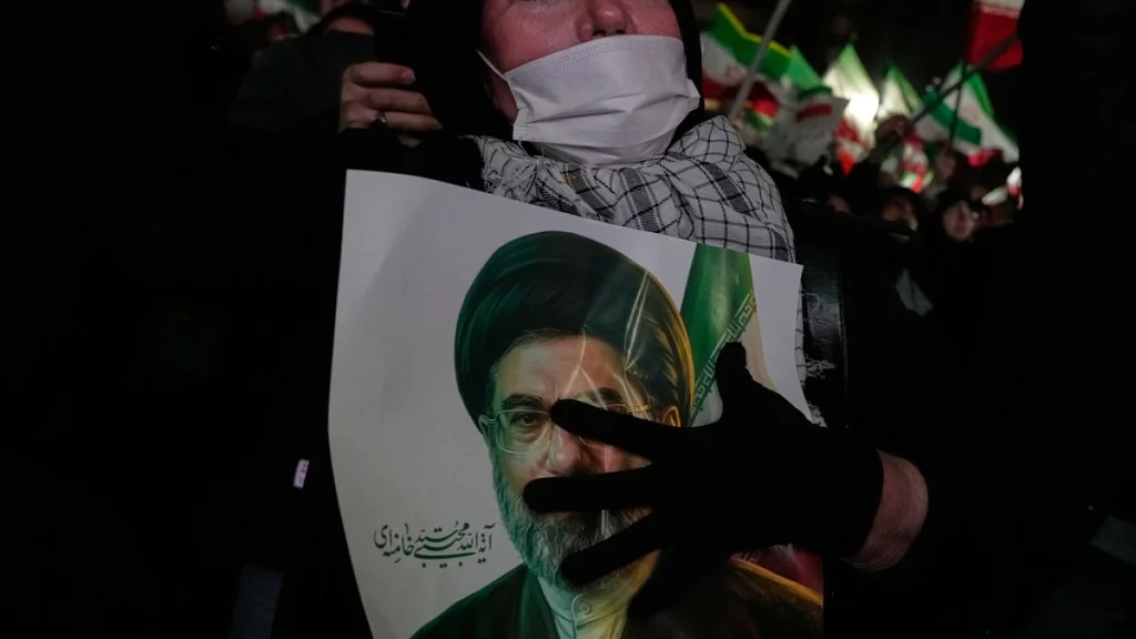 Trump: l'Iran « mendie » un accord, Téhéran durcit ses conditions