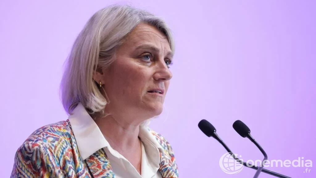 Stéphanie Rist lors d’une conférence de presse sur le hantavirus à Paris