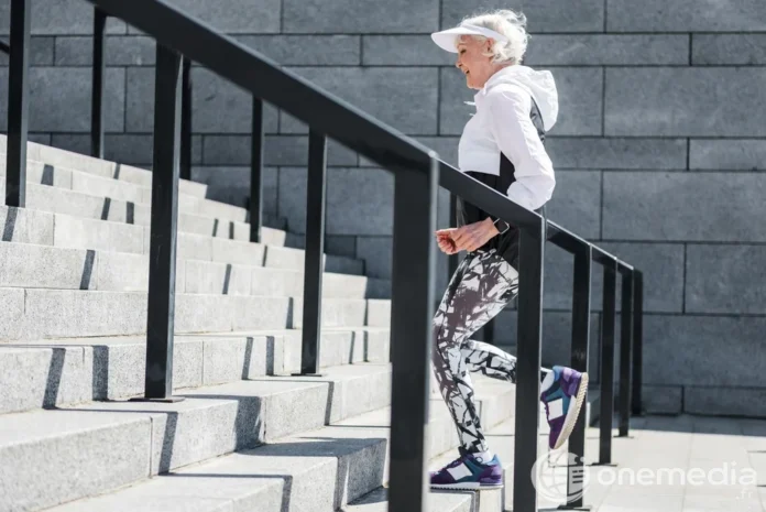 À 71 ans, Jane révèle sa méthode pour garder mobilité et forme