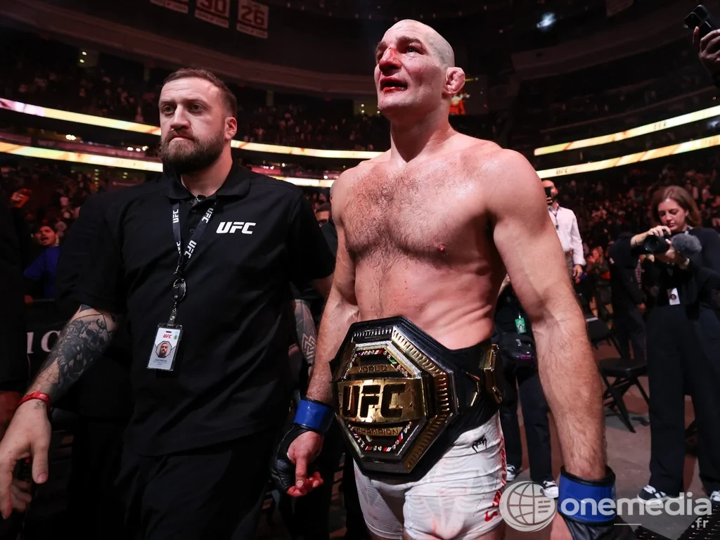 UFC 328 : Strickland bat Chimaev et récupère le titre