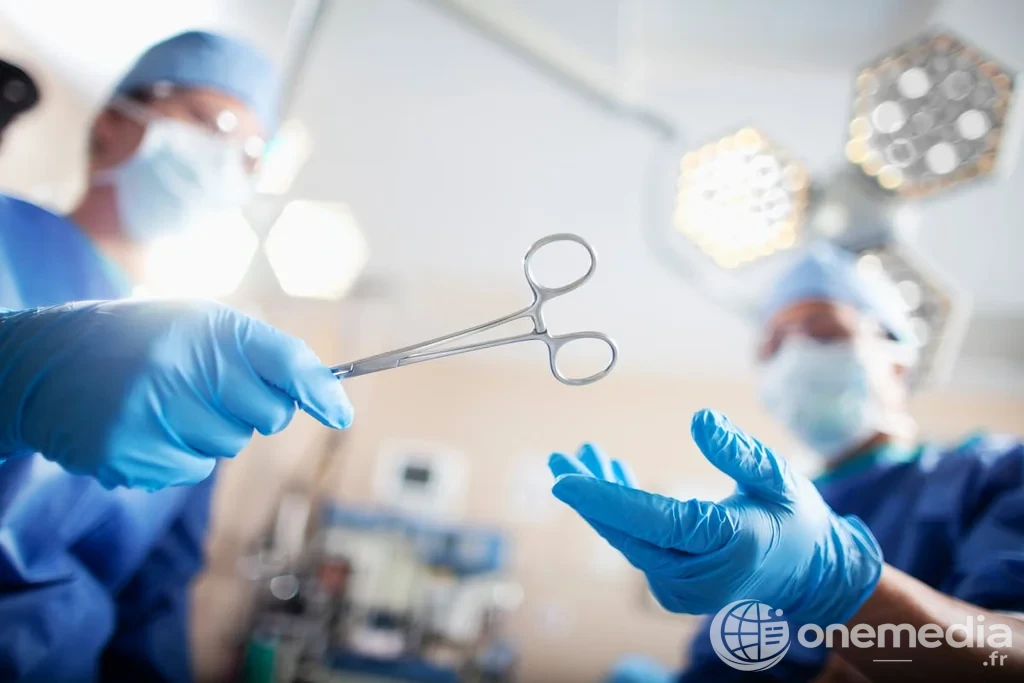 Un adolescent de 13 ans subit une chirurgie après avoir avalé 100 aimants