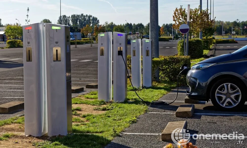 Recharge électrique : Que Choisir Ensemble alerte sur une « jungle tarifaire » aux bornes publiques