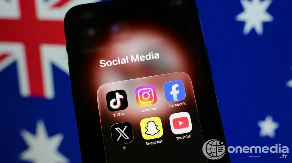 Trois enfants utilisant un smartphone à Sydney, en Australie, contexte de l'interdiction des réseaux sociaux pour les moins de 16 ans