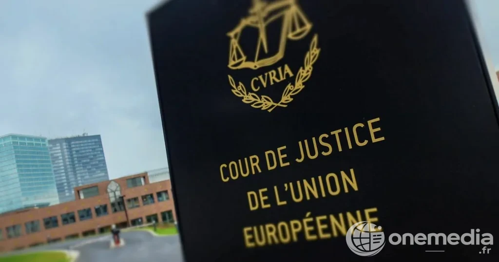 Symboles juridiques et écran d'ordinateur, illustration de l'arrêt de la CJUE sur la vérification d'âge