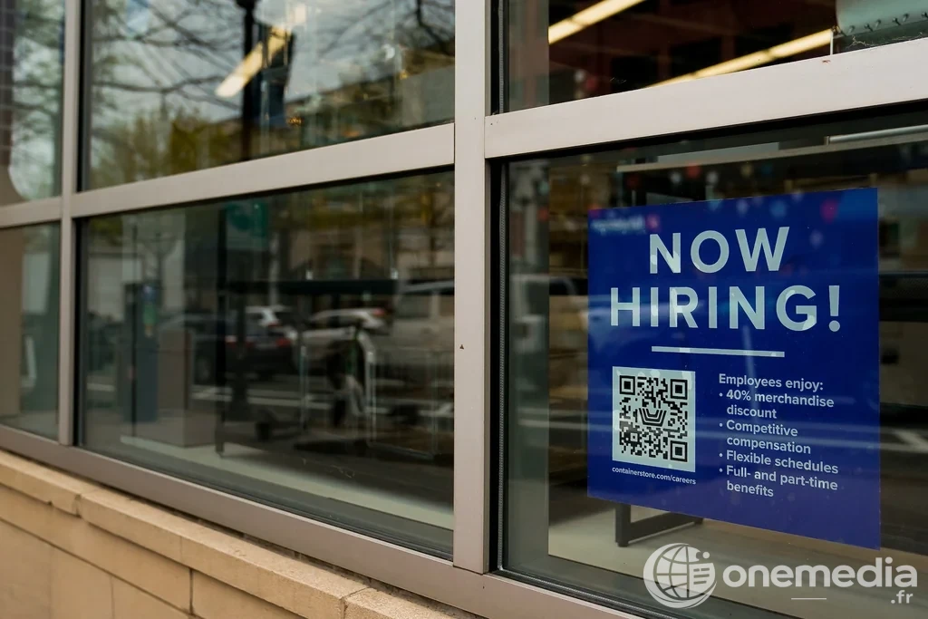 Panneau de recrutement aux États-Unis, indicateur du marché de l’emploi américain et des taux de la Fed