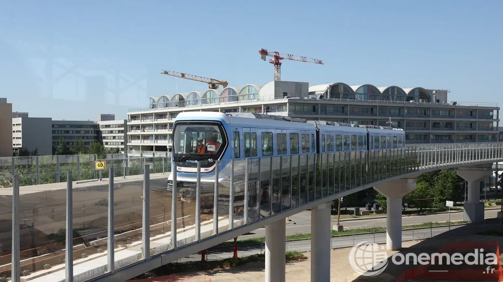 Train sur la ligne 18 du Grand Paris Express au niveau de la future gare Polytechnique, plateau de Saclay, le 26 mai 2026
