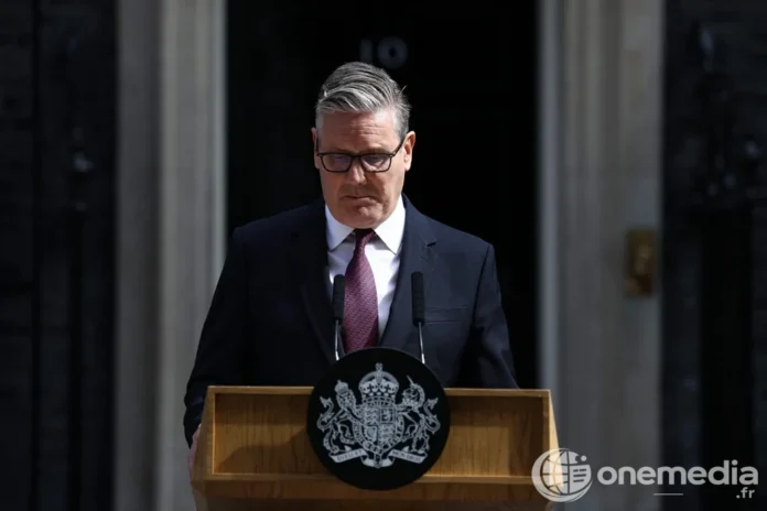 Keir Starmer, premier ministre britannique, devant le 10 Downing Street, le 22 juin 2026, à Londres.