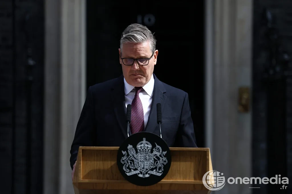 Keir Starmer, premier ministre britannique, devant le 10 Downing Street, le 22 juin 2026, à Londres.