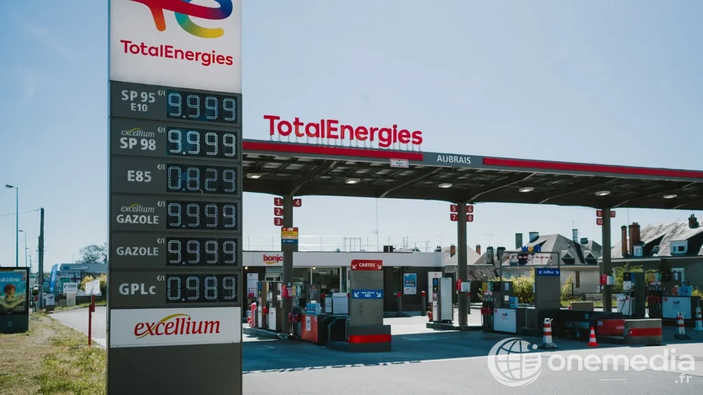 Station-service TotalEnergies illustrant les difficultés d’approvisionnement en carburants