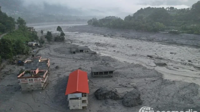 Dégâts le long de la rivière Trishuli après les crues au Népal
