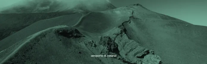 Panache volcanique de l’Etna illustrant la perturbation du trafic aérien à Catane