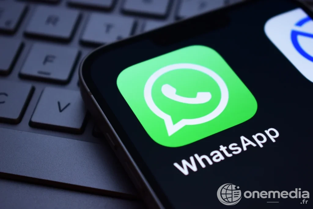 Logo WhatsApp affiché sur l’écran d’un smartphone