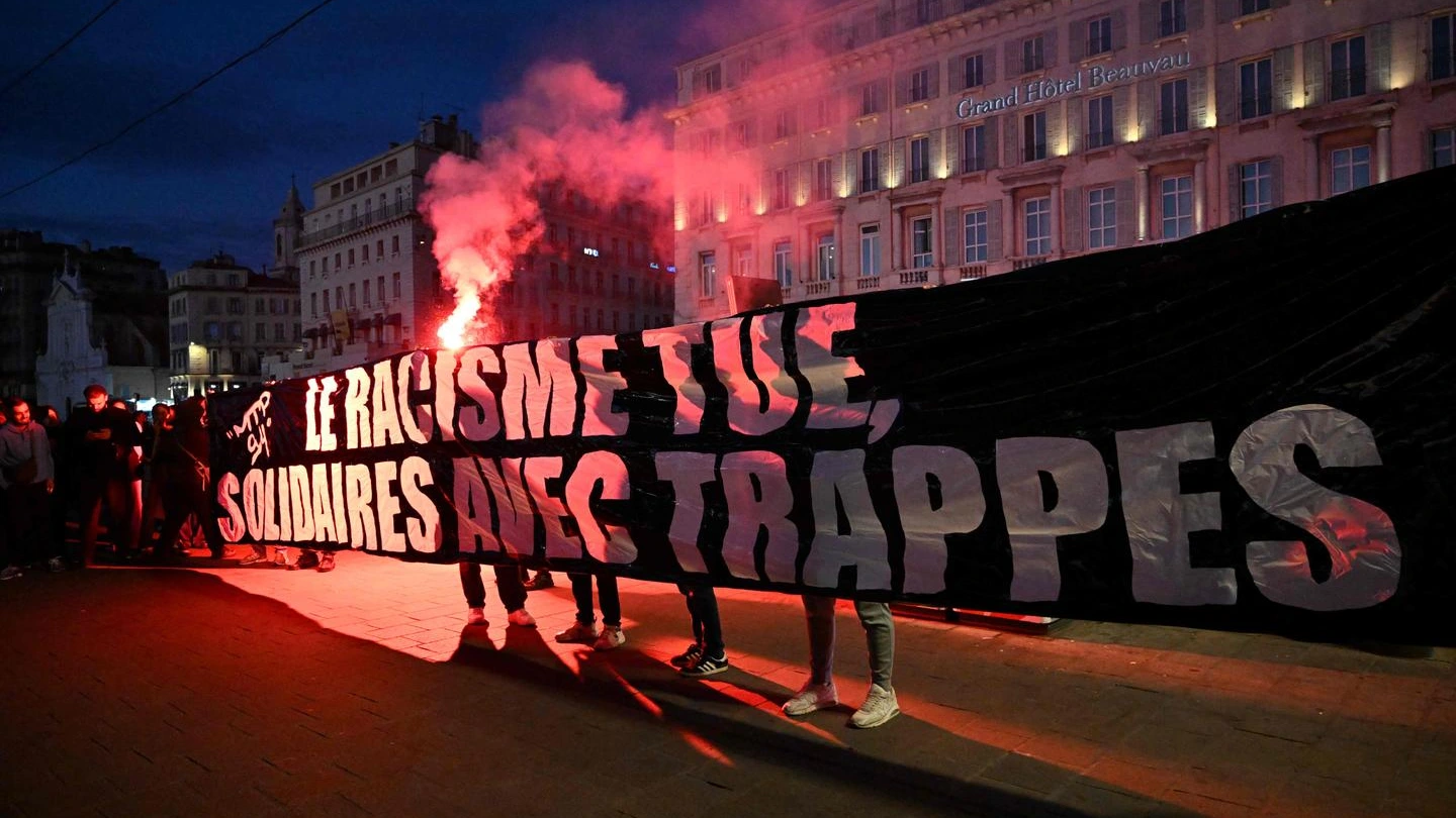 Rassemblement en hommage aux victimes de l’attentat raciste de Trappes à Marseille.
