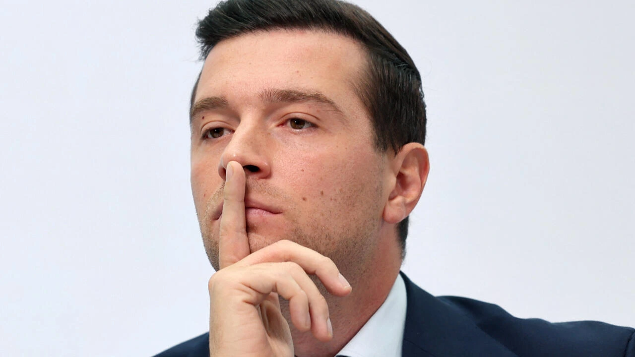 Jordan Bardella lors d’une conférence de presse.
