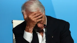 Giovanni Malagò lors de la conférence de presse suivant son élection à la présidence de la FIGC à Rome.