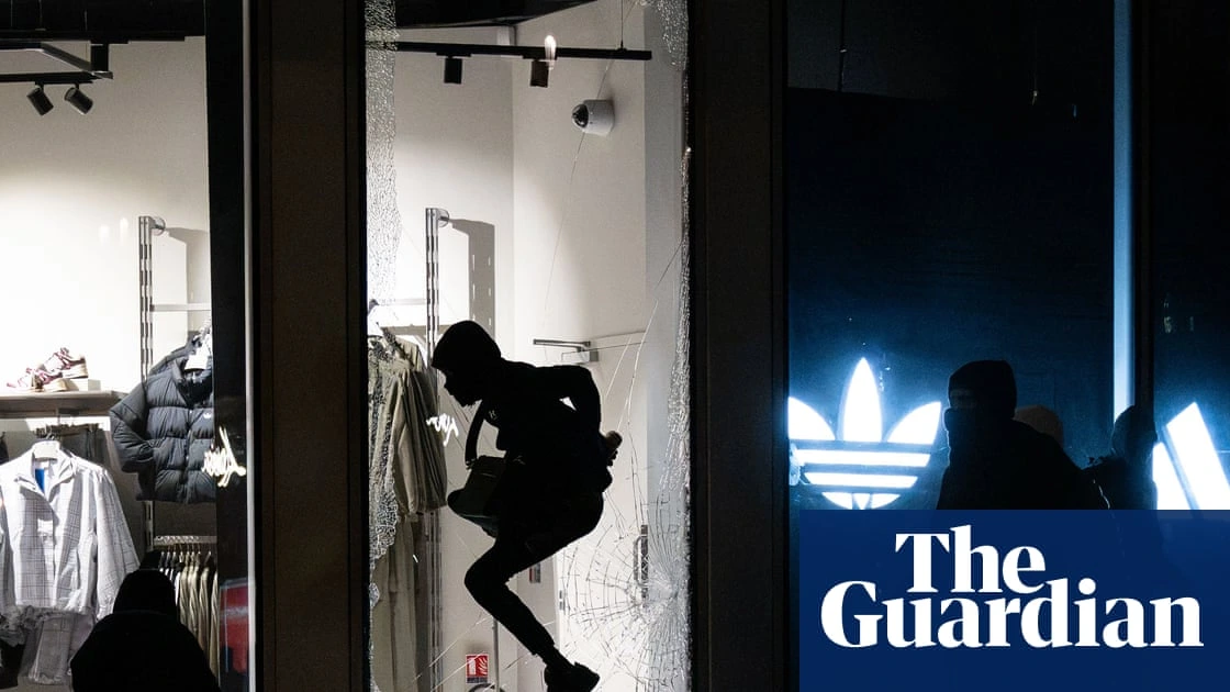 Photographie associée à l’article sur la poursuite des pillages en France